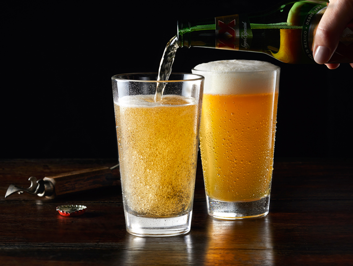 Dark_Light-Beer_Light-Pour-apf