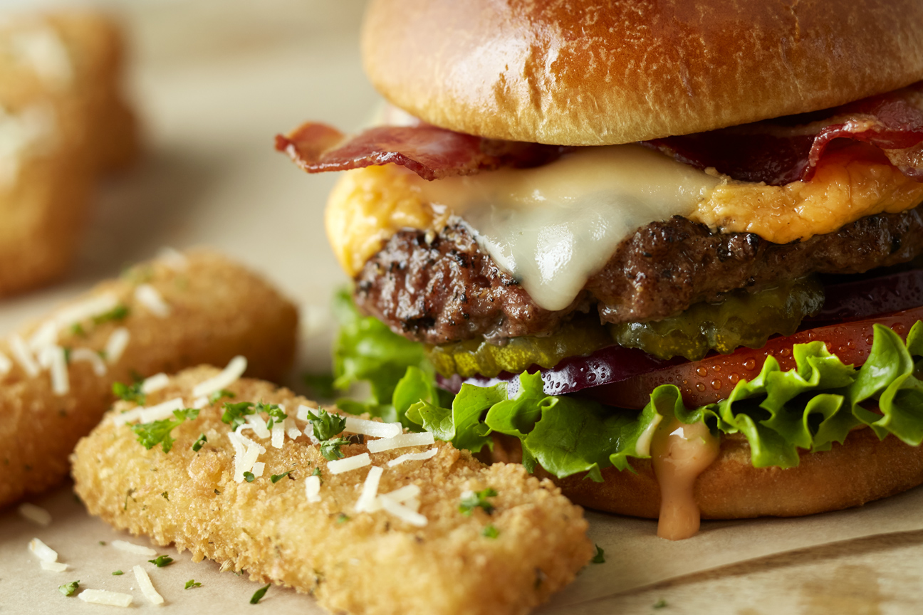 TGIF-Bacon-Cheeseburger-frys-304-apf